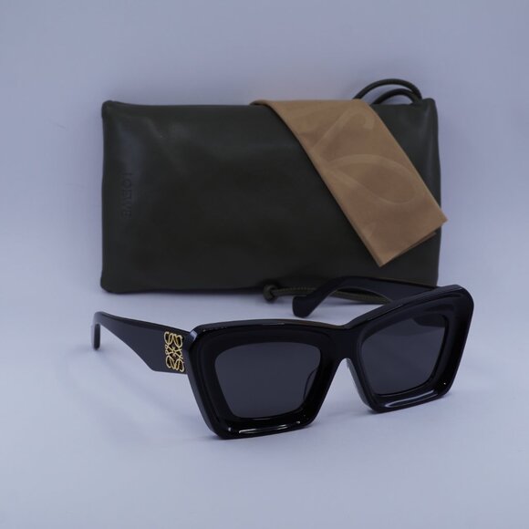 Loewe LW40145F 01A Cat Eye Sunglasses – Black\Smoke - Picture 5 of 10